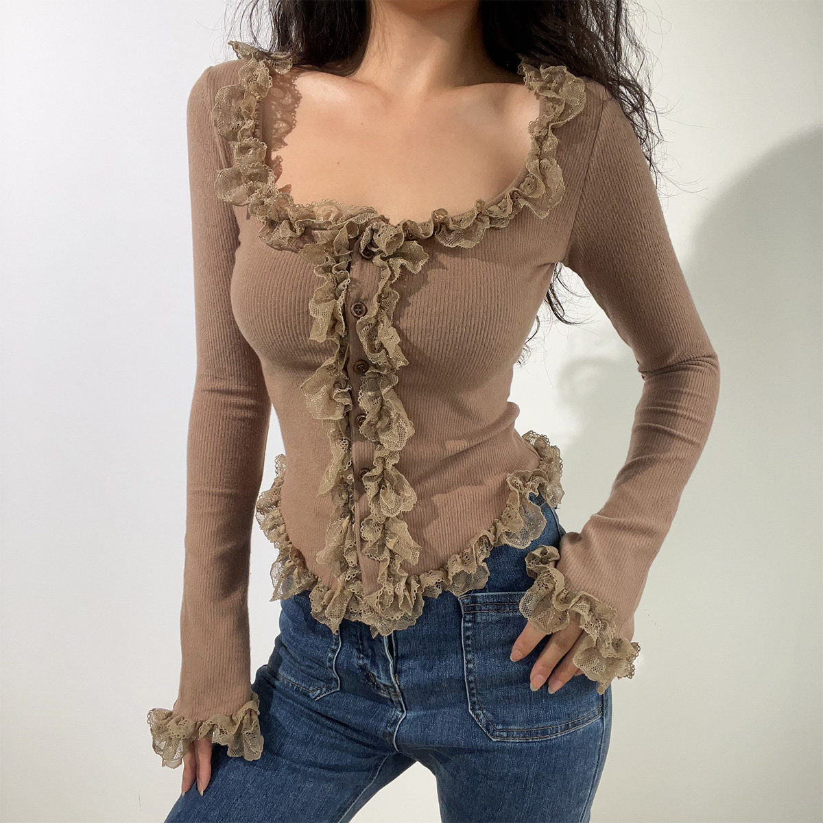 BERAN 可爱甜美性感U领口蕾丝花边弹力修身纯色长袖磨毛T恤上衣女