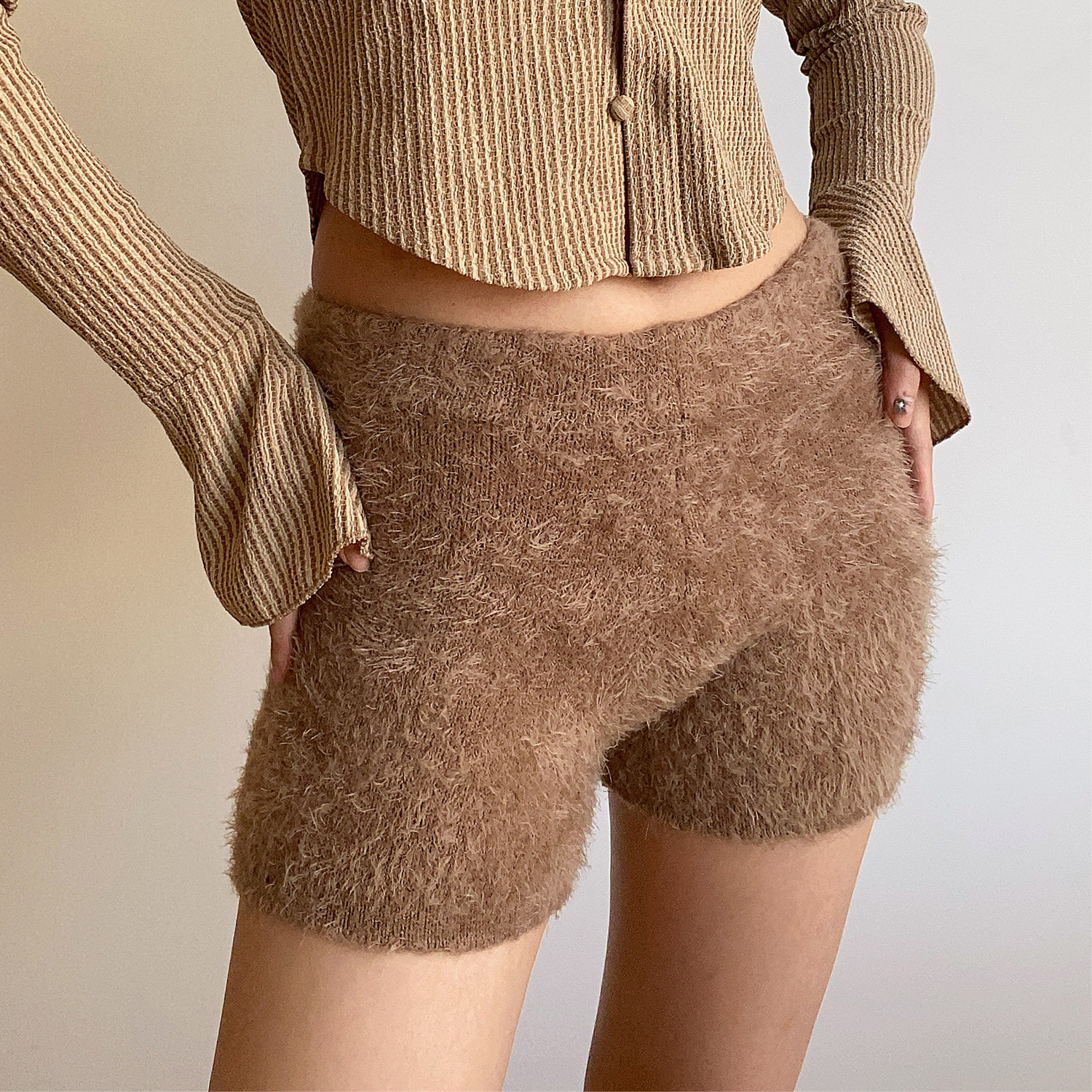 欧美风高腰毛茸茸针织短裤