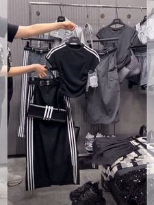 茶系穿搭一整套夏季女小个子休闲运动服欧货黑色高级感两件套装裙