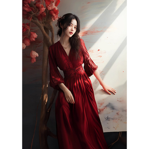 今年流行漂亮套装女高端精致蕾丝封腰红色别致惊艳裙子国风两件套
