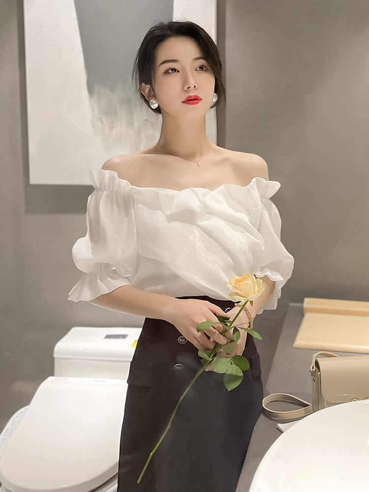 法式锁骨一字肩上衣女夏季设计感小众荷叶边高端气质高级感雪纺衫