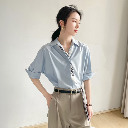 浅蓝色衬衫女高级感轻奢2025新款夏季设计感小众短袖宽松职业上衣