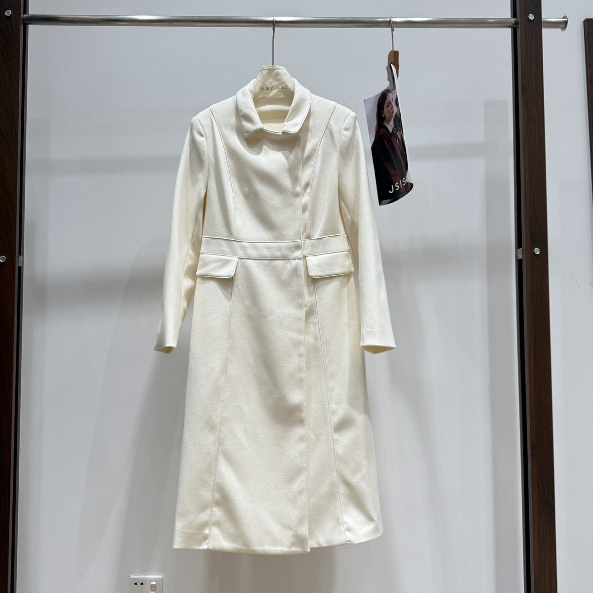 童心家米白色暗扣精纺羊毛呢中长款连衣裙羊毛外套含30羊毛42295