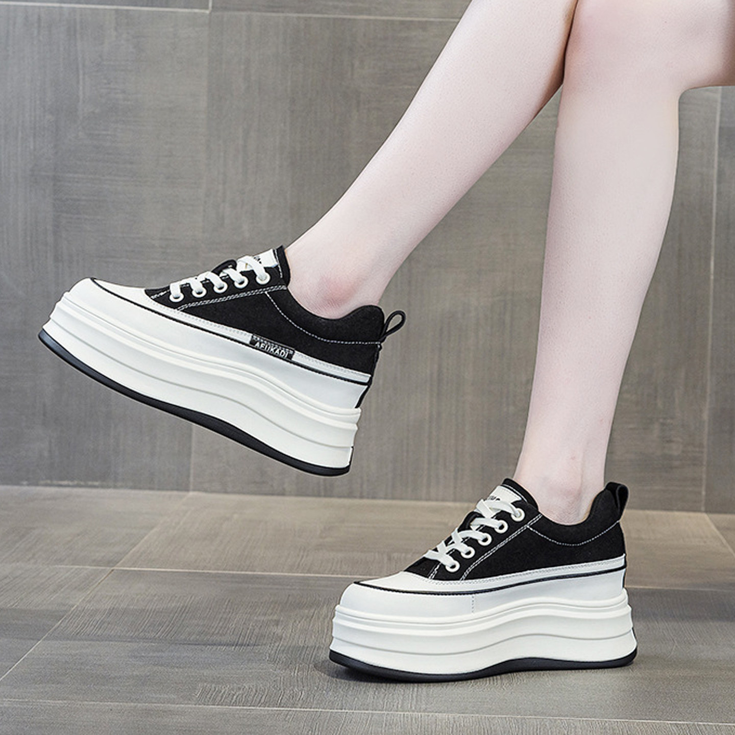 轻便真皮小白鞋女2026新款春季爆款小个子厚底10cm内增高女鞋板鞋