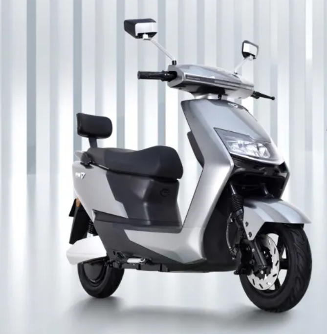 大运电动车外壳配件全套塑件灯具坐垫前围面板前泥板边条大灯头罩