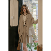 女春季 百褶半身裙通勤套装 古着质感西装 SimpleRetro日落许愿池