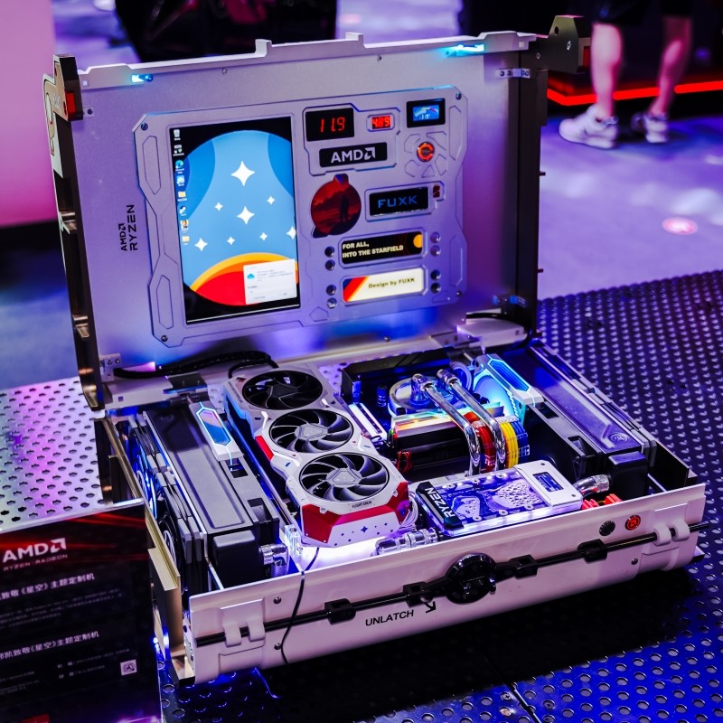 FUXK 星空 Starfield 定制MOD 9800X3D 手提箱水冷电脑台式机