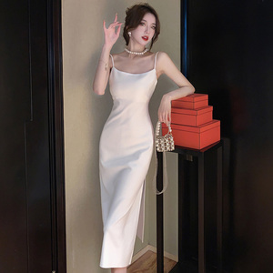 性感纯欲风吊带裙女修身开叉缎面连衣裙夏季法式高级感设计包臀裙