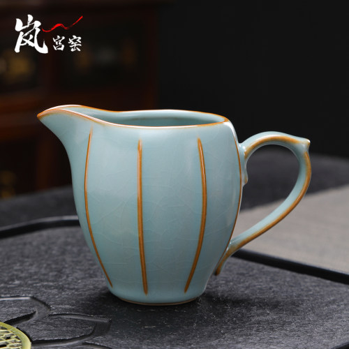 高端带手柄开片天青汝窑公道杯