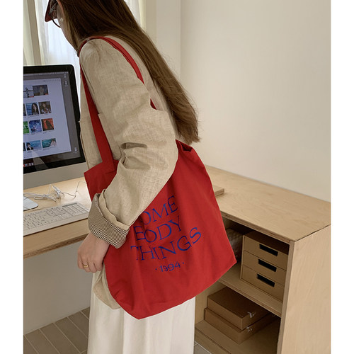 韩版ins红色帆布包字母撞色布包