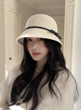 温柔白月光~千金风白色小礼帽女秋冬法式气质羊毛渔夫帽赫本盆帽