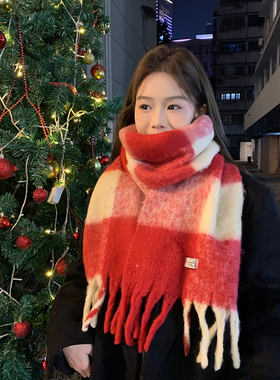 新年红色围巾女冬季高级感羊毛混纺保暖仿羊绒围脖格纹马海毛披肩