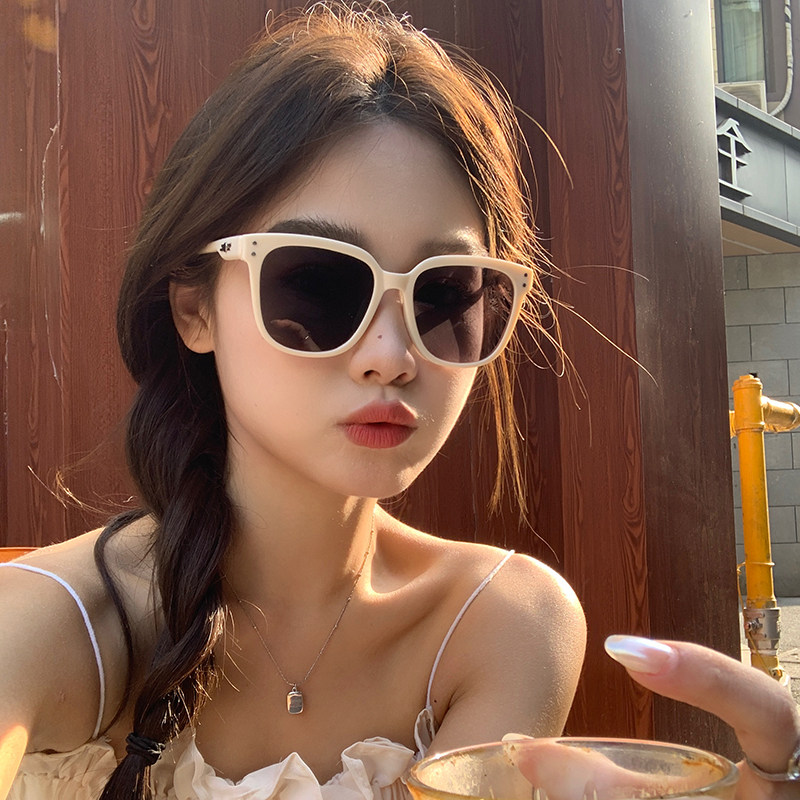 白色大框偏光墨镜女高级感2026新款大脸显瘦太阳眼镜网红防紫外线