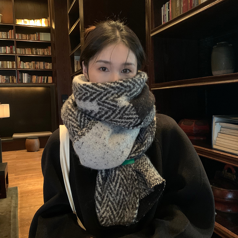 经典人字纹长款围巾冬季女高级感软糯仿羊绒围脖男保暖学生情侣款