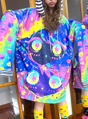 异界彩瞳》小众千禧风连帽卫衣女彩色卡通印花宽松长款毛绒上衣