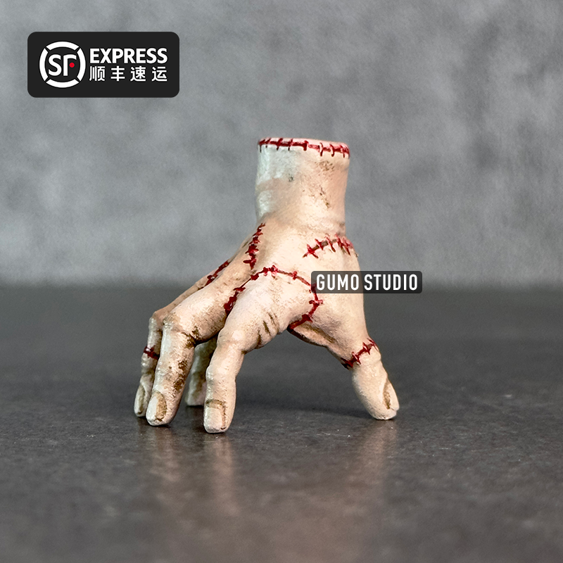 现货GUMO独家WEDNESDAY星期三亚当斯一家小手迷你摆件万圣节3CM