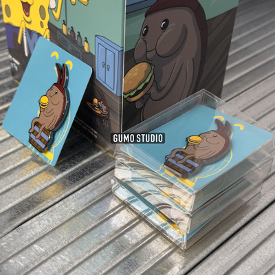 绝版顺丰Gumo Cockroach蟑螂吃汉堡勋章徽章胸针海绵宝宝官方周边