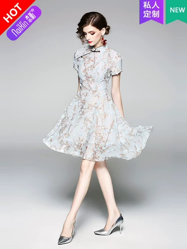 奈昕 Подлинный груз с высоким содержанием 38689 Улучшенные в стиле Cheongsam Трехмерное украшение цветов сладкое литературное и очень высокое платье