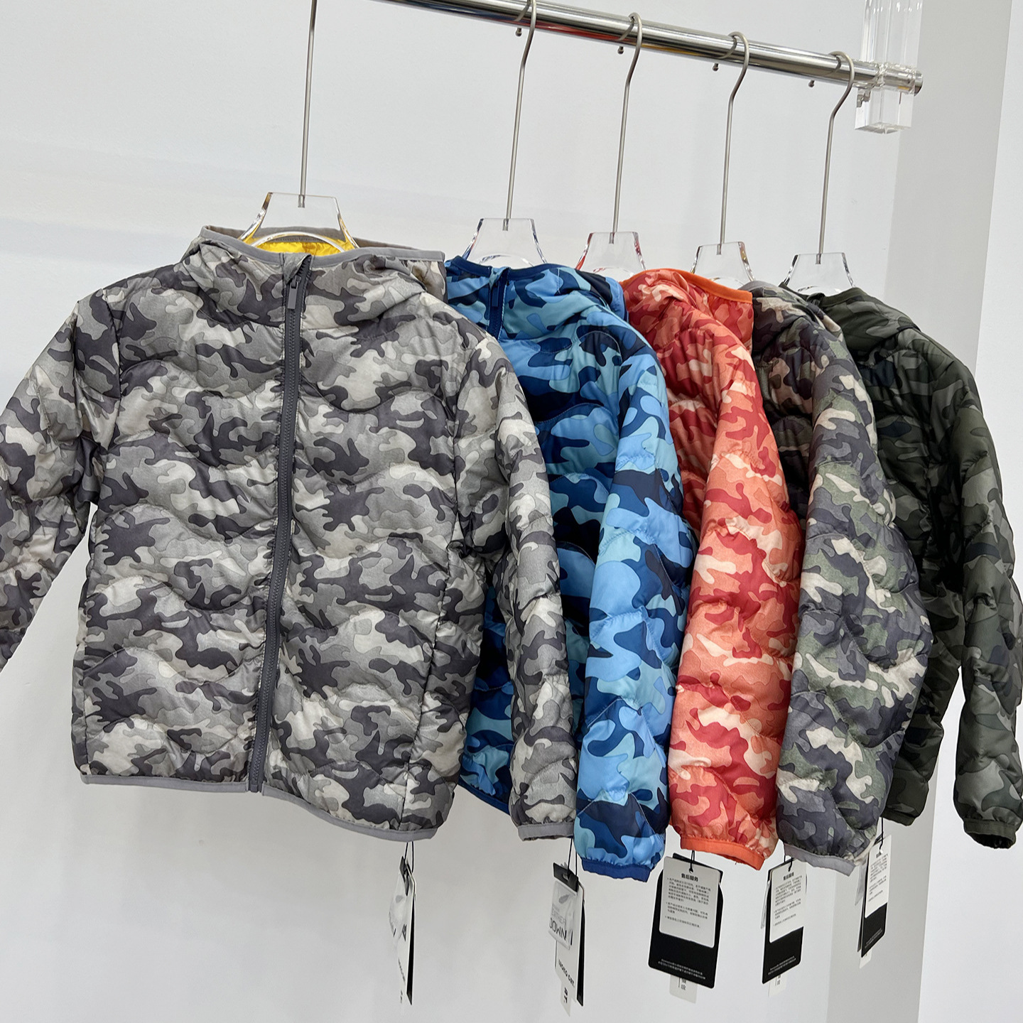 儿童轻薄羽绒服男童冬装2025新款宝宝童装迷彩冬装连帽外套