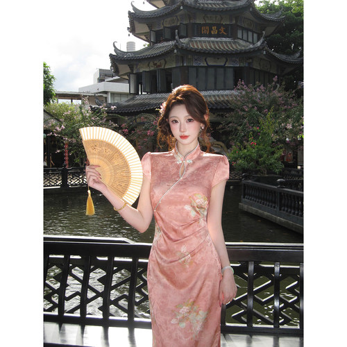 凌茜恣禾 粉筏竹梦'新中式粉色缎面印花旗袍女夏季修身日常连衣裙