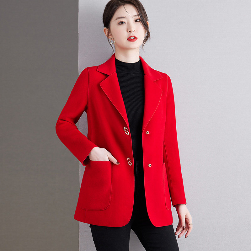 KEAISHI香港轻奢2026冬季时尚妈妈减龄羊毛毛呢外套高端品牌大衣