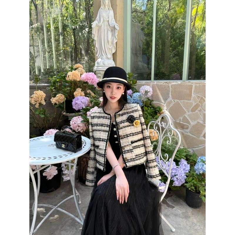 徐开开黑山茶花胸针小香风外套