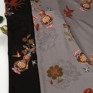 富鱼嬉春牡丹醋酸红云纱印花面料 国风旗袍连衣裙童装女装面料