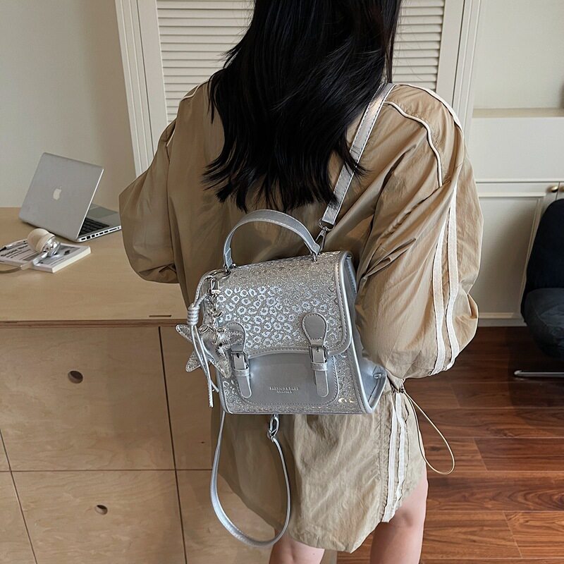 双肩包女时尚百搭小众设计小背包休闲学院风潮流轻便旅游斜挎女包