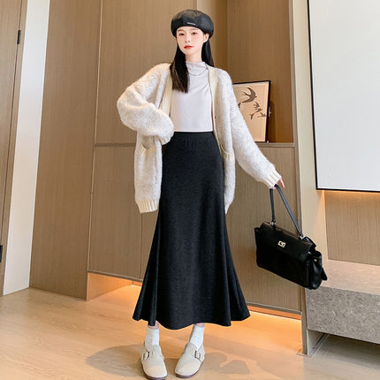 半身裙女秋冬2025新款糯米修身针织高级感温柔气质a字包臀鱼尾裙