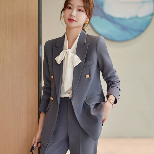 干练气质灰色西装套装女