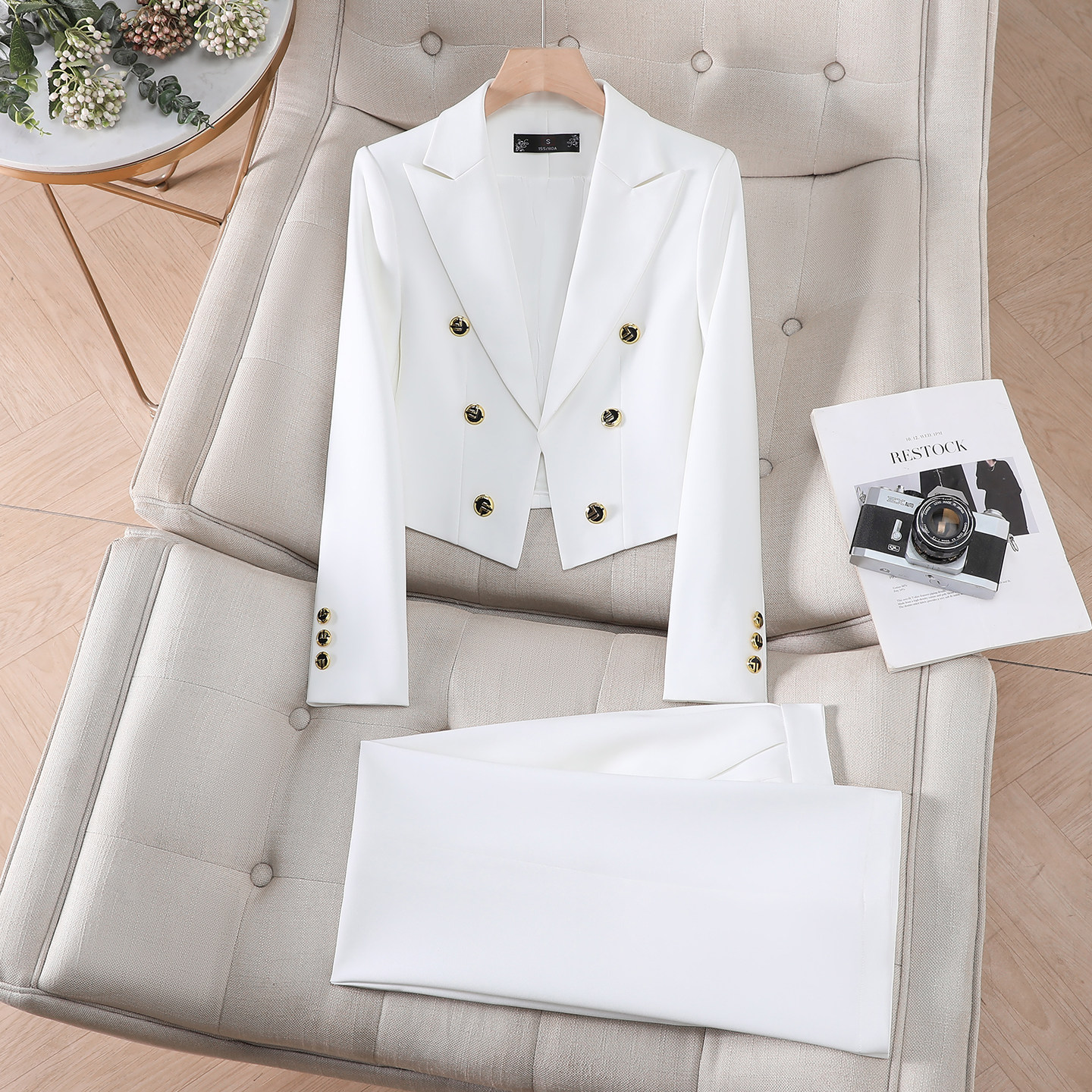 白色短款小西装套装女春秋休闲通勤时尚气质阔腿裤正装职业装西服