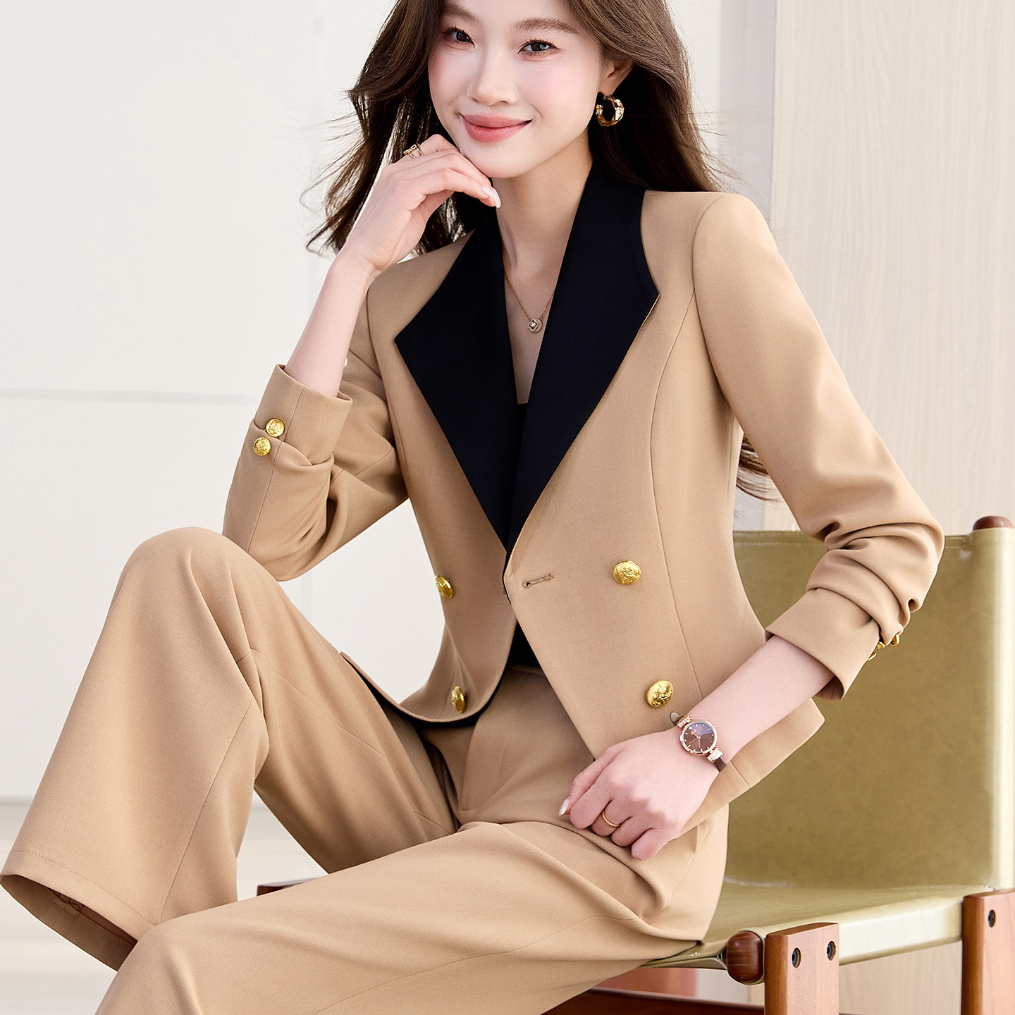 休闲时尚卡其色短款西装套装女春季新款双排扣阔腿裤通勤职业西服