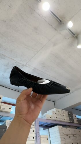 4-2不退换女鞋35