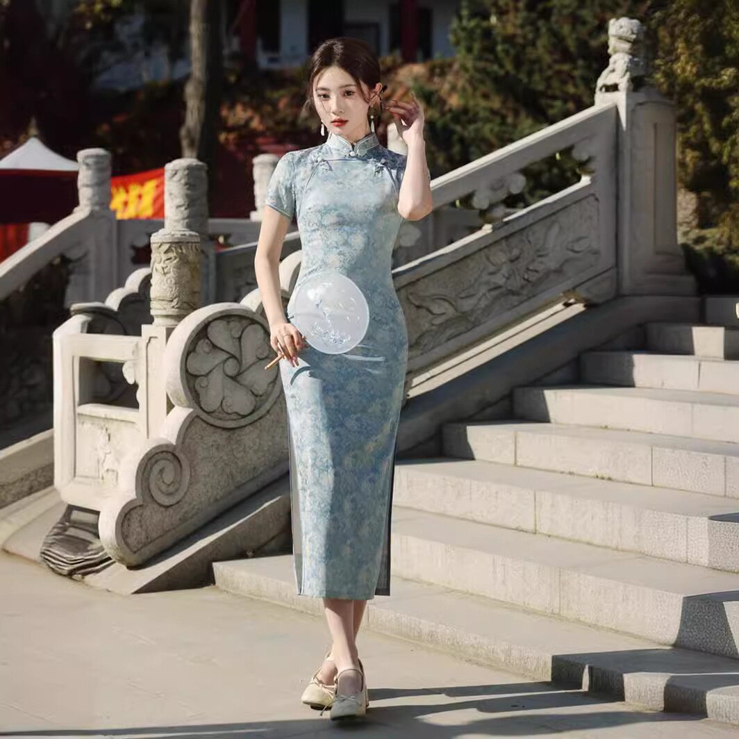 2026新款贝之韵气质优雅淑女范蓝色提花缎旗袍春季短袖日常可穿高