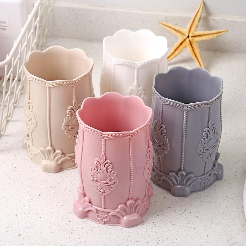 桌面塑料笔筒化妆品