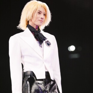 小个子设计感小西服潮 外套男女小众露腰超短款 华晨宇同款 白色西装