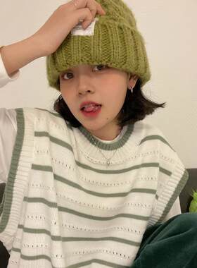 日系小清新条纹破洞马甲女