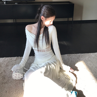 SkkStore香软Crush设计感一字肩镂空蕾丝褶皱打底衫半身裙套装