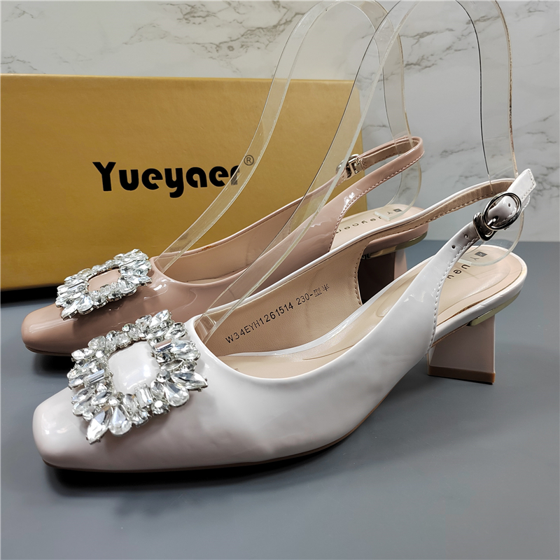 月芽儿正品羊漆皮水钻后空单鞋女