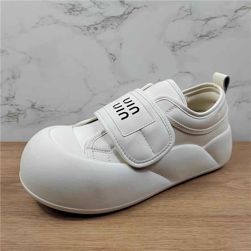 娃娃头丑萌魔术贴休闲板鞋女