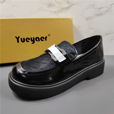 月芽儿真皮乐福鞋女金属扣小皮鞋