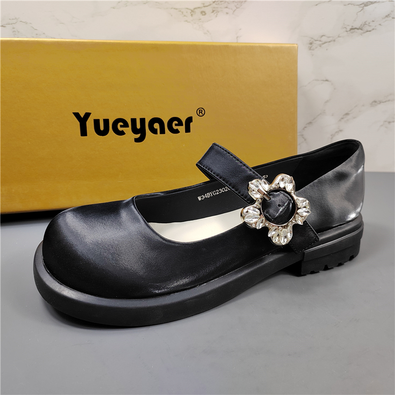 月芽儿正品真皮浅口平跟玛丽珍鞋