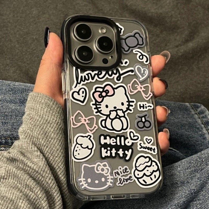 ins风草莓蛋糕hellokitty适用iPhone16ProMax手机壳卡通15Pro可爱凯蒂猫苹果14透明13黑色边框xr/11硅胶软壳