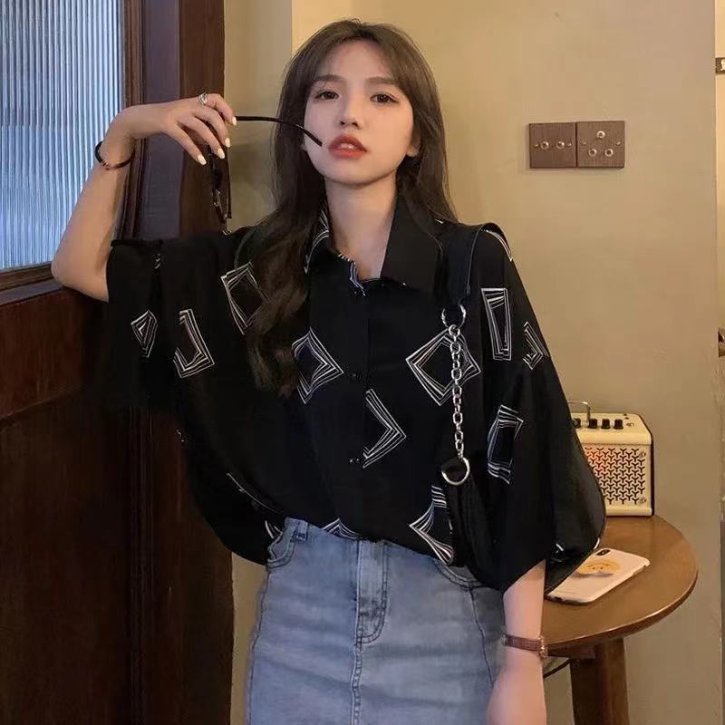 Summer 2021 new loose design sunscreen shirt western style black short sleeve shirt women's Retro Hong Kong style shirt