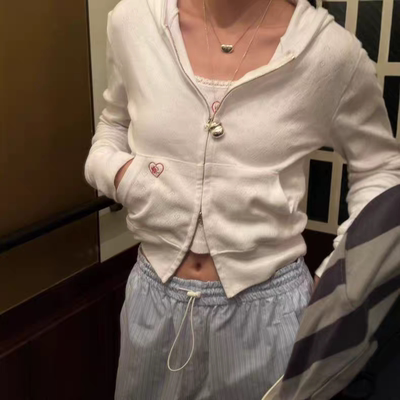 韩系爱心刺绣拉链连帽卫衣外套女