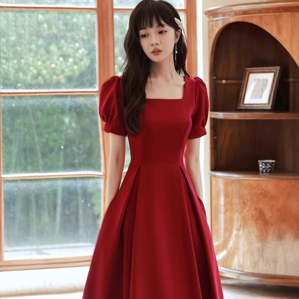 敬酒服新娘酒红色丝绒小个子订婚晚礼服裙子回门便装连衣裙女夏季
