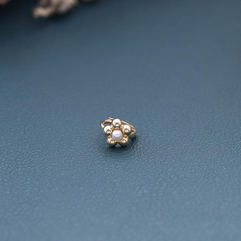 14K黄金珍珠花朵耳骨环