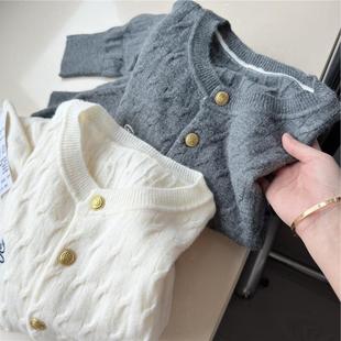 诗系 高级感老钱风圆领绞花针织开衫女刺绣小个子毛衣外套2025秋