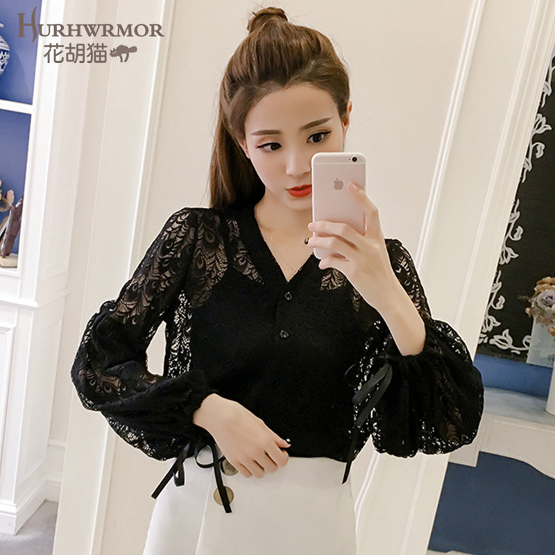 黑色蕾丝衬衫女2020秋季新款气质V领衬衣灯笼袖性感长袖镂空上衣