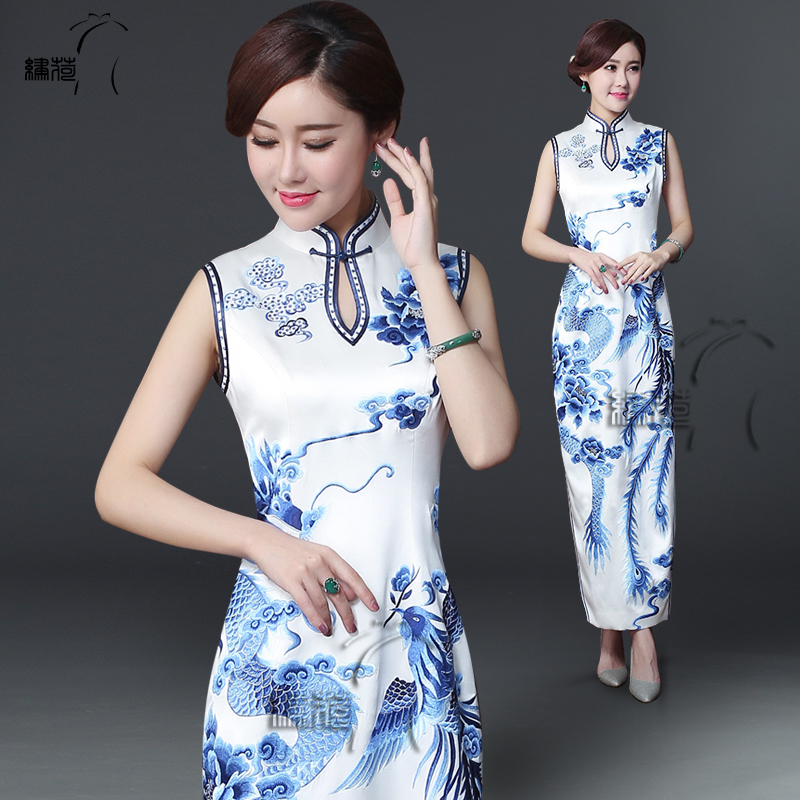 绣荷 Blue and white demi-season silk fitted cheongsam, long dress